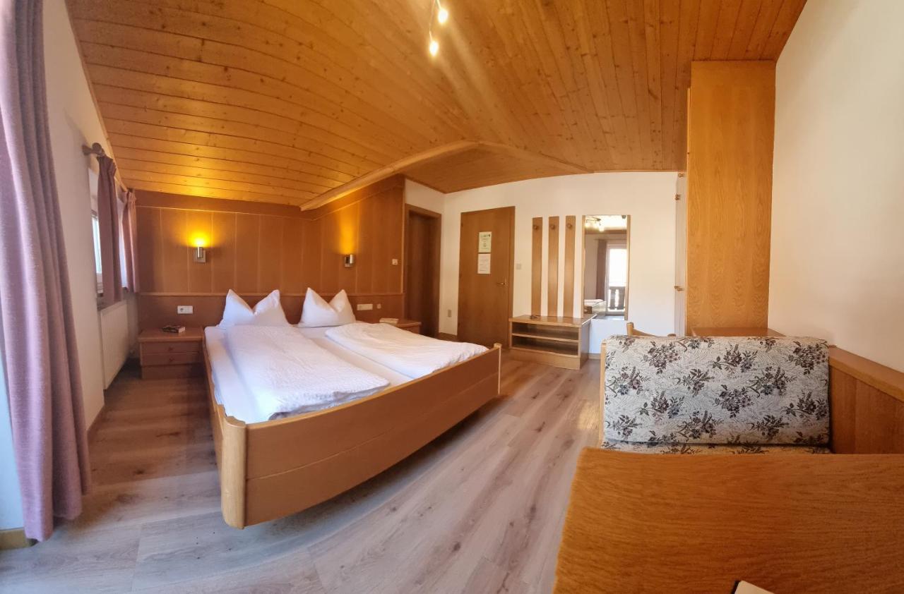 Reiterhof Edelweiss Hotel ซาน เจเนสิโอ อาเตสิโน ภายนอก รูปภาพ